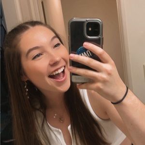 Meet your Posher, Hannah